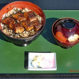 鰻丼…2,310円（通年ご注文いただけます）