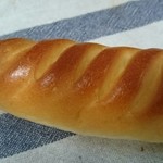 モン・ペシェ・ミニョン - なんかキレイなパンですね。つるすべ！