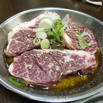 炭火ホルモン壱 - ハラミ（しお）