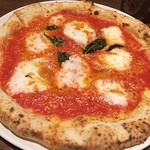 PIZZERIA&BAR CERTO! - おすすめ“マルゲリータ チーズたっぷり”
                        
                        上のがまんまメニューとなっているマルゲリータは、お店がオススメするだけあって絶品♬濃厚なモッツァレラチーズとトマトソースの酸味には、薄めのサックリ生地がよく合う‼︎サクふわピザは絶品でした(≧∀≦)
                        
                        定番のマルゲリータだからこそ、そのお店のカラーが1番出ると思うので、他のピザも絶対美味しい♡( *´艸｀)