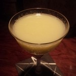バー・バーンズ - 無農薬レモンのカクテル