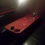 バー・バーンズ - ボックス席