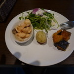 Kaneho Suisan - ランチセットの前菜の一皿♪