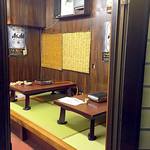 Yakiniku Kouya - 座敷５テーブル、２名用１テーブル