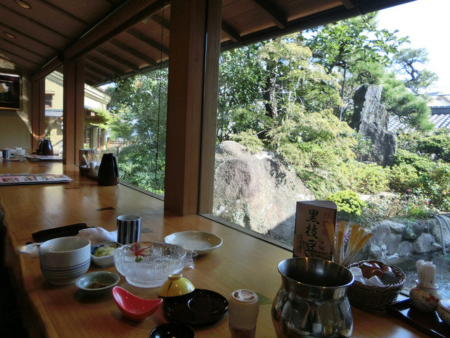 立派なお屋敷のがんこ 鯉の泳ぐ池もある By Bluesky2525 がんこ 池田石橋苑 石橋阪大前 懐石 会席料理 食べログ