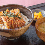 国界 - ロースカツ丼