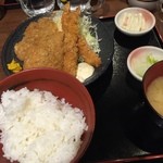 ハチベイ - ヒレカツエビフライ定食(･∀･)
830円♡
美味いヾ(*´∀｀*)ﾉ