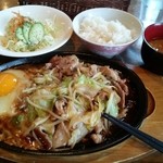 喫茶 シュシュ - ランチ『豚肉野菜炒め』( 〃▽〃)