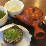 茶遊亭 - 八女煎茶と抹茶シュークリーム