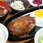 暖 - 料理写真:鉄板ハンバーグ定食