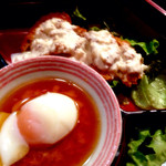 多満喜 - 日替わり定食（780円）。日替わりメニューその１は、チキンカツアスパラガスソース。一見ふつうのチキン南蛮っぽいのですが、アスパラガスの風味が後からふわっと来ます。マヨネーズがしつこくないのも◎。