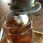 ワイルドライフ - ウーロン茶ですが、お洒落なグラスで。