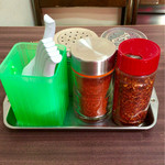 天神そば - 辛味とコショウ