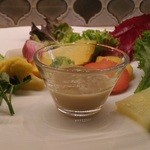 イル ヴィスキオ - ピエモンテのバーニャカウダー山梨のFarm翡翠さんと青森の大西ハーブ園さんから届く有機自然野菜で作るサラダ　14種類