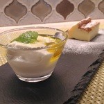 イル ヴィスキオ - 自家製パンナコッタ　青森県産自然圧搾で絞った菜種油とトルタマジカ