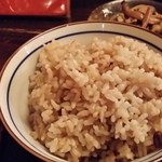Higo ro - 炊き込みご飯の玄米は、ホンノリとした味に惹かれる♪