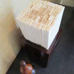 東京うどん 一将 - お約束の箸箱、きっちり入っています。