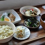 Cafe cha- cha- - cha- cha-定食（￥９５０）