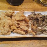 お食事処 青木 - 鶏皮とサヨリの骨の唐揚げ