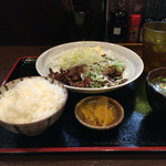 豚菜や とんくん - 生姜焼き定食 750円