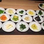 ほうば - ナムル15種。