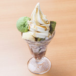 飛鳥彩瑠璃の丘 天極堂テラス