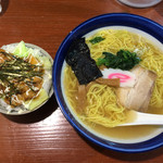 しお貫 - 塩ラーメン680円とキャベマヨ角煮めし300円。