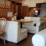 たんぽぽ - ゆったり出来るソフア席