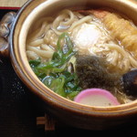 鮎味亭 - 年中人気ありの鍋焼きうどん　８５０円