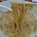 暁 製麺 - 細麺アップ