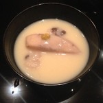 日本料理 楽心 - お椀・白みそえび芋、熊の肉