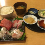 丸重 - ランチ 刺身定食 千円