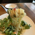 カフェゴーサンブランチ - 2015.11　Cランチの"秋鮭とルッコラのペペロンチーノ"