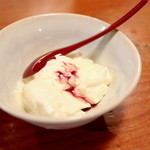 おひさんにしにし - 杏仁豆腐 (300円) '15 8月中旬