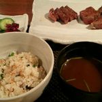 しらかわ - 絶品ガーリックライスと味噌汁