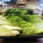 炭火鶏やZIMON - キャベツ、サンチュ盛り