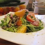 炭火鶏やZIMON - 生ハムと柿のサラダ