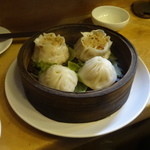 小籠包、糯米焼売 （ヌォミーシャオマイ）