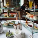 Lobby Lounge Dusit Thani Bangkok - 左がアジア風で右が洋風な灰ティーの具（ってゆーんかな?(◔ิω◔ิ)）