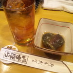 ずぼら - 2010/07お通しとウーロンハイ