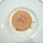 レザンファン ギャテ - ゴールデンパイナップルの冷たいラヴィオリ、シャルトリューズで香り付けしたショコラブランのスープ仕立て