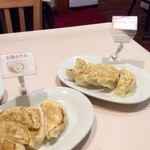 Semmigyouza - キムチ餃子とニラキャベツ餃子