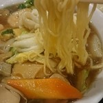 中華料理　龍盛 - 麺アップ