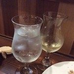 ブラッセリー ラボ - 白ワインと気付けのお水
