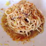 オ・プレチェネッラ - タリオリーニ キノコと柑橘系のパン粉