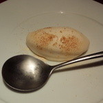 ボッテゴン - バニラアイス　冷たいもの苦手だけど、トッピングのシュガーが美味しくて(^^♪