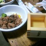 武蔵屋 - お祝いの枡酒と赤飯