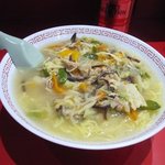 五十番ラーメン - 中華肉ソバ８００円です。実際に食べてみるとかなりの食べ応えがあるから注意してね。