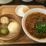 Yue Ji Howa - 黒胡麻担々麺と蒸し點心セット