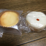 こめひろ - ベイクドチーズケーキ¥185、栗あんぱん¥135